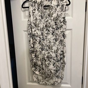 Express sleeveless tunic -like new
